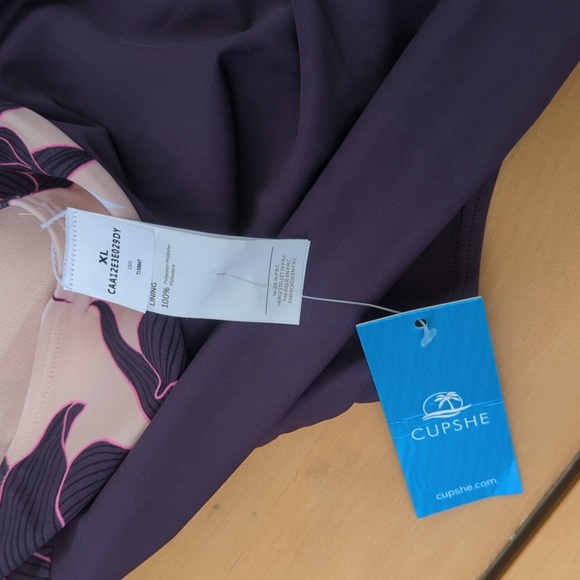 CUPSHE Women V Neck One Piece Swimsuit Halter Ruched Tummy Control XL NWT - Picture 4 of 9